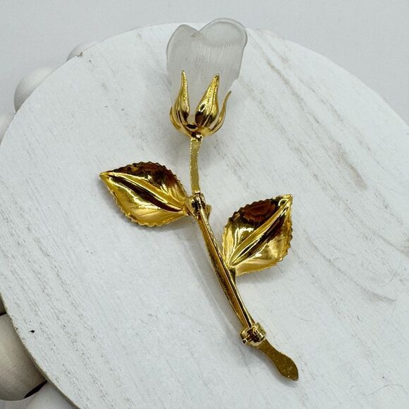Vintage Gold Tone Single Rose Bud Flower Brooch Pin Opaque Lucite - Picture 3 of 8